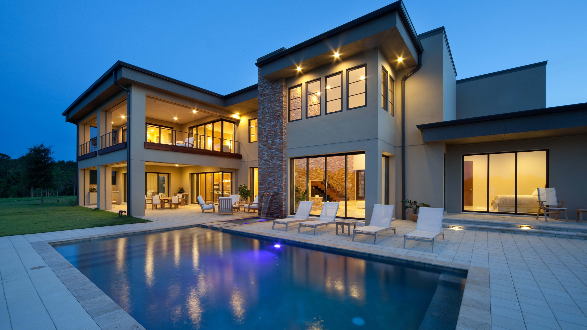 what amenities do million-dollar homes have that others do not